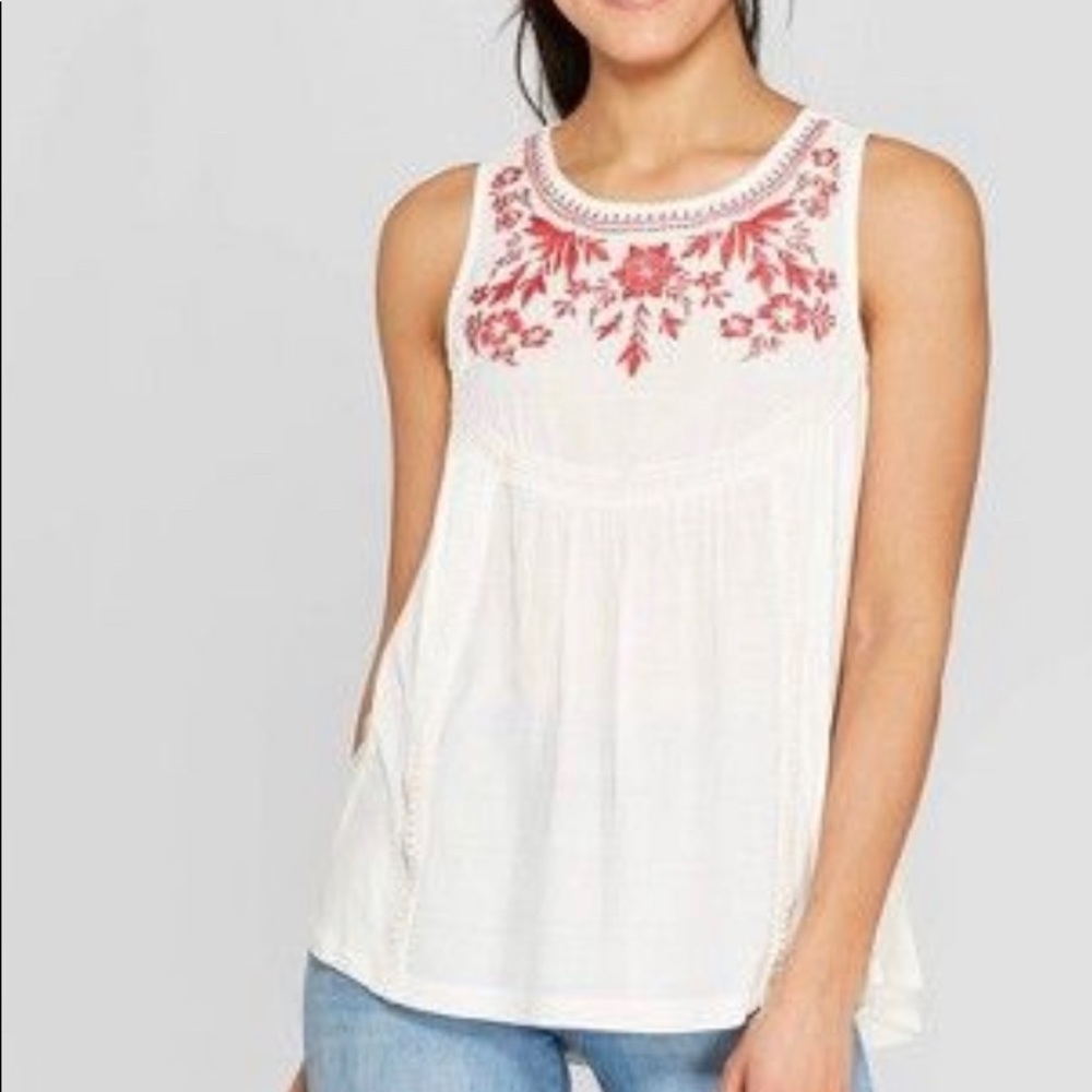 White floral crewneck tank top